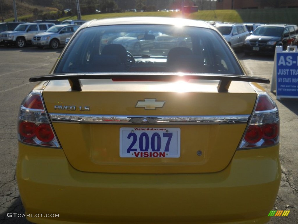 2007 Aveo LS Sedan - Summer Yellow / Charcoal Black photo #12