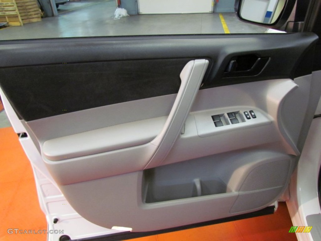 2009 Highlander V6 4WD - Blizzard White Pearl / Ash photo #13