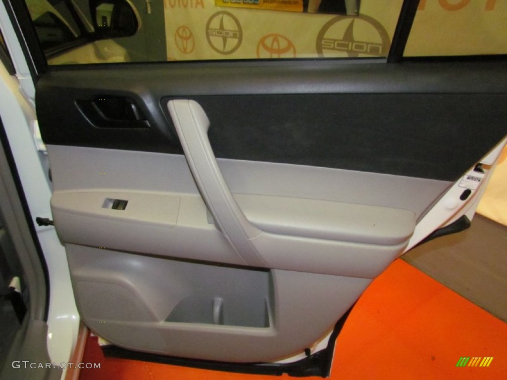 2009 Highlander V6 4WD - Blizzard White Pearl / Ash photo #21
