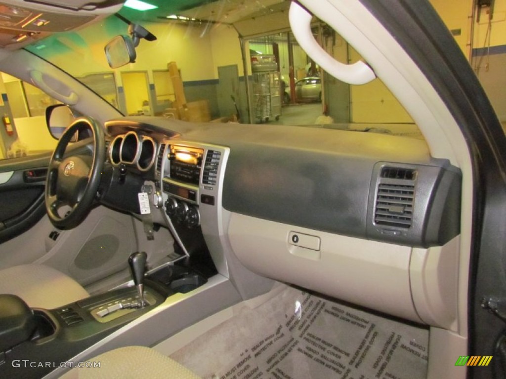 2004 4Runner SR5 4x4 - Galactic Gray Mica / Stone photo #25
