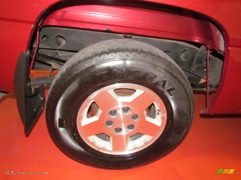 2005 Silverado 1500 LT Crew Cab 4x4 - Victory Red / Tan photo #23