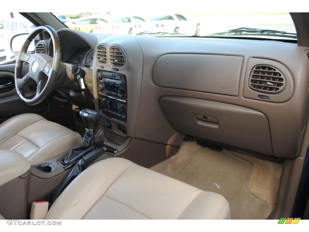 2006 Buick Rainier CXL AWD Cashmere Dashboard Photo #62923916