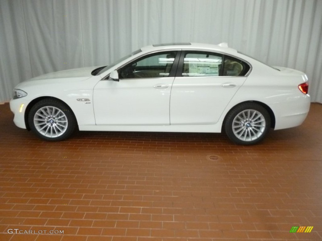 2012 5 Series 535i xDrive Sedan - Alpine White / Venetian Beige photo #4