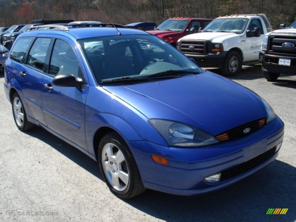 2003 Focus ZTW Wagon - French Blue Metallic / Medium Graphite photo #2