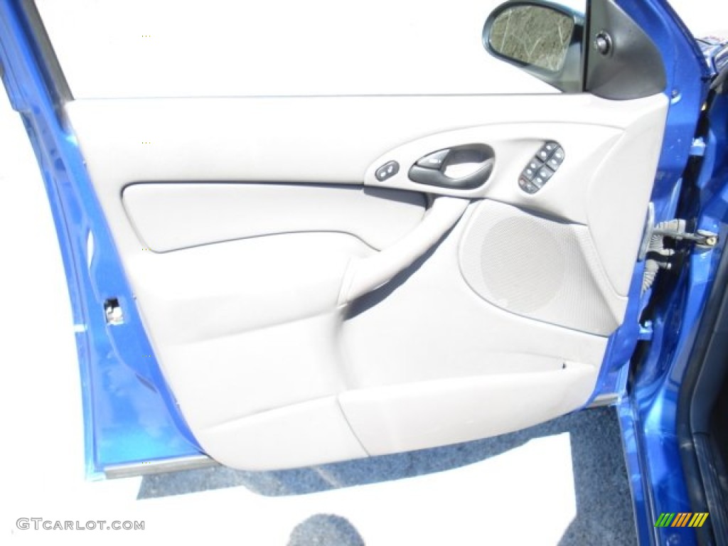 2003 Focus ZTW Wagon - French Blue Metallic / Medium Graphite photo #12
