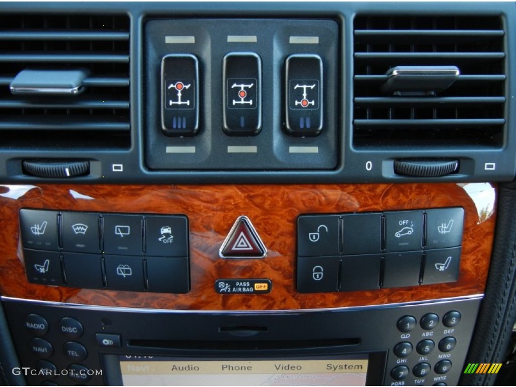 2011 Mercedes-Benz G 55 AMG Controls Photo #62930914