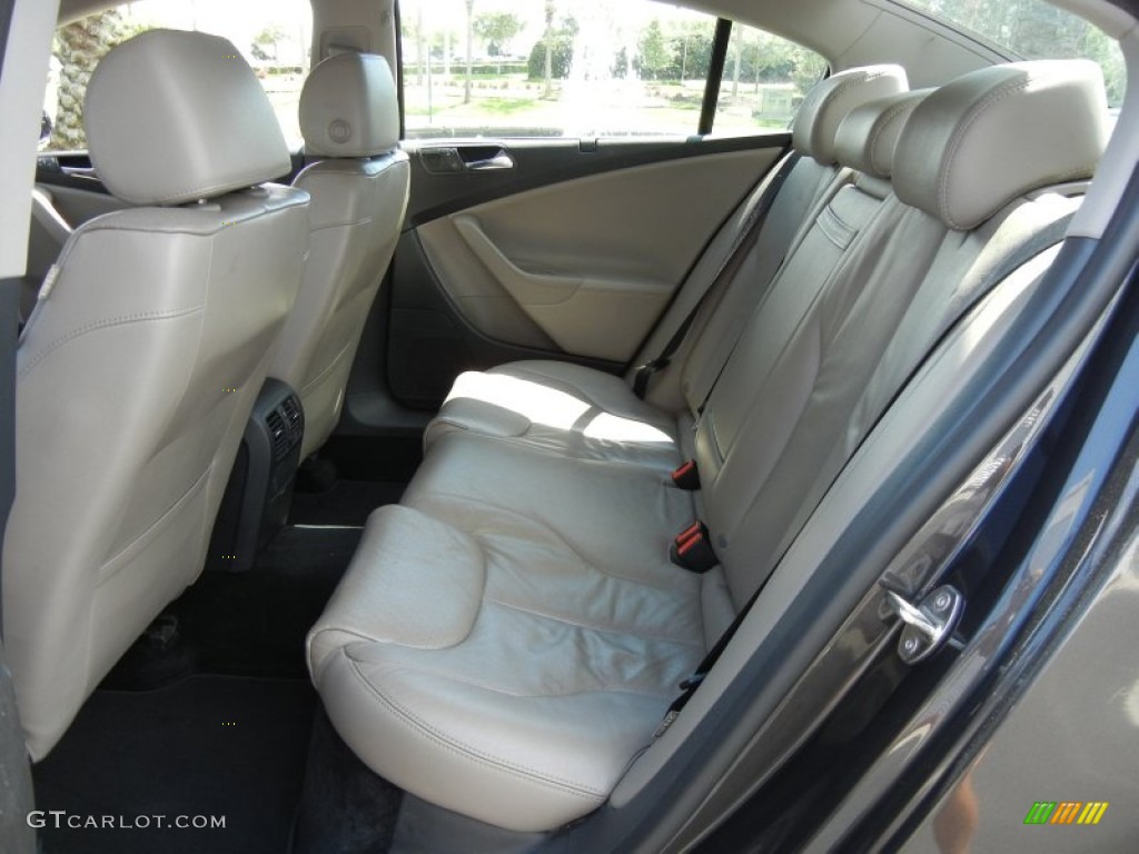 Pure Beige Interior 2006 Volkswagen Passat 3.6 Sedan Photo #62931788