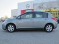 Magnetic Gray - Versa 1.8 SL Hatchback Photo No. 2