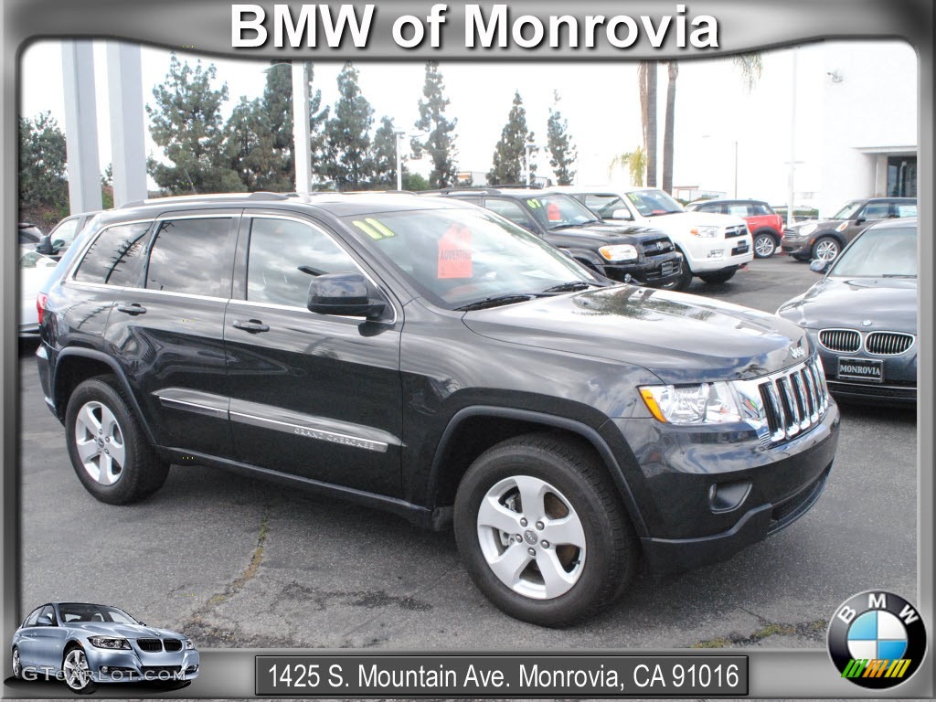2011 Grand Cherokee Laredo X Package - Brilliant Black Crystal Pearl / Black photo #1