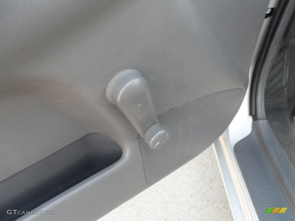 2000 Protege DX - Highlight Silver Metallic / Gray photo #34