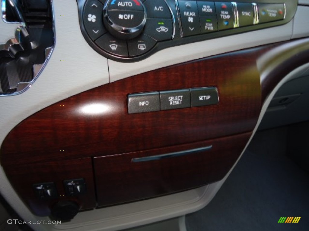 2012 Sienna XLE AWD - Silver Sky Metallic / Light Gray photo #31