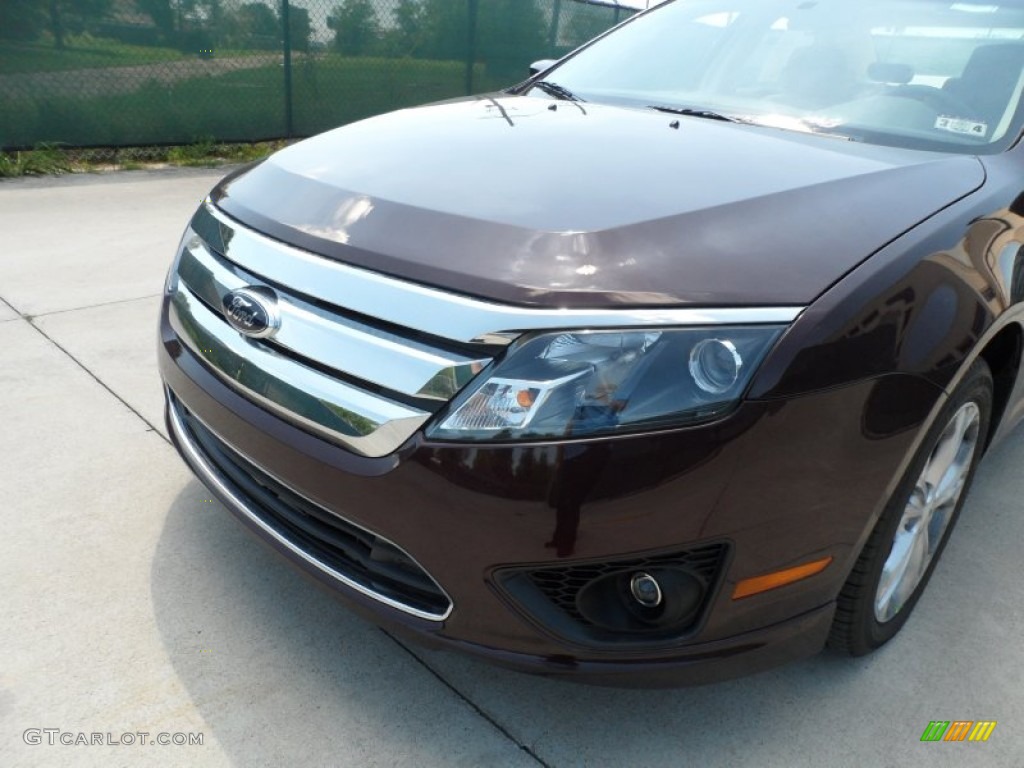 2012 Fusion SE - Bordeaux Reserve Metallic / Camel photo #10