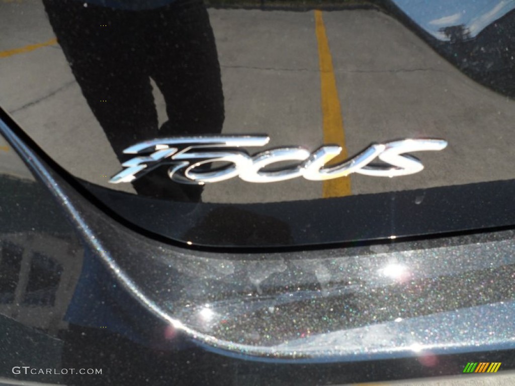 2012 Focus SE Sedan - Tuxedo Black Metallic / Stone photo #14