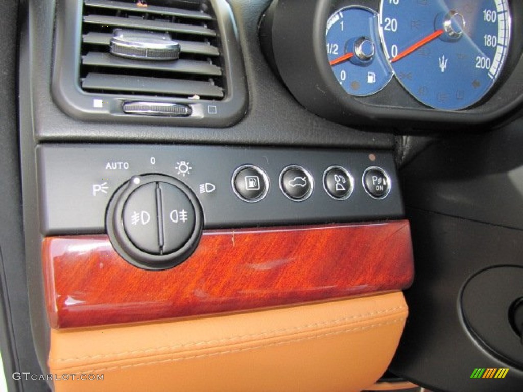 2007 Maserati Quattroporte Standard Quattroporte Model Controls Photo #62963641