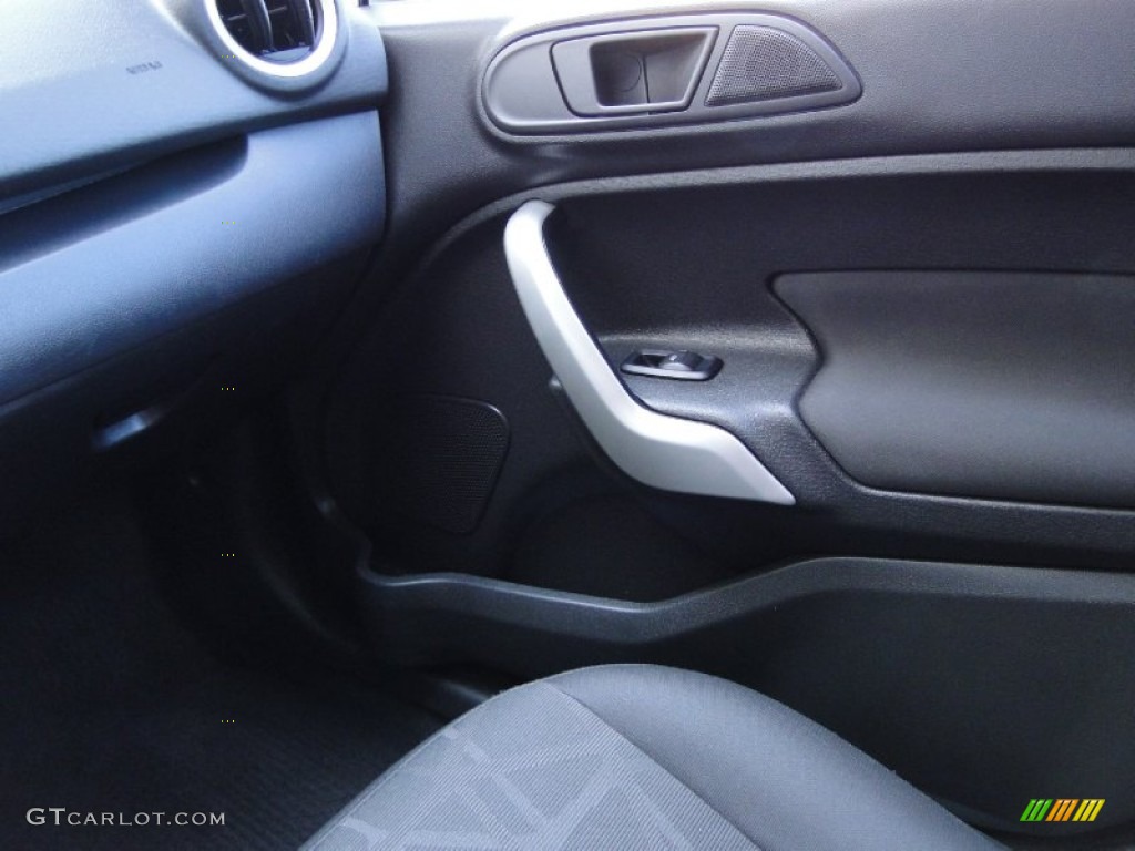 2011 Fiesta SEL Sedan - Ingot Silver Metallic / Charcoal Black/Blue Cloth photo #23
