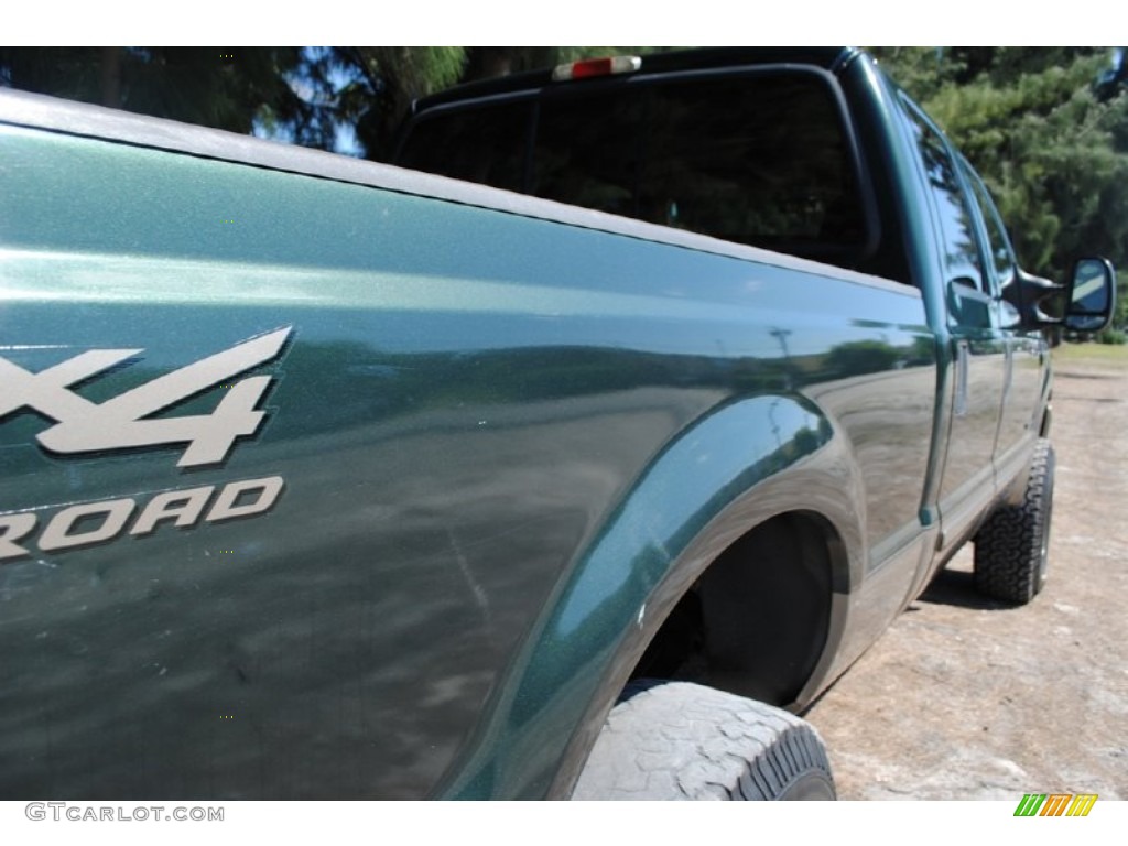 2002 F250 Super Duty Lariat Crew Cab 4x4 - Dark Highland Green Metallic / Medium Parchment photo #21