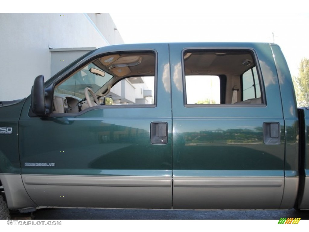 2002 F250 Super Duty Lariat Crew Cab 4x4 - Dark Highland Green Metallic / Medium Parchment photo #29