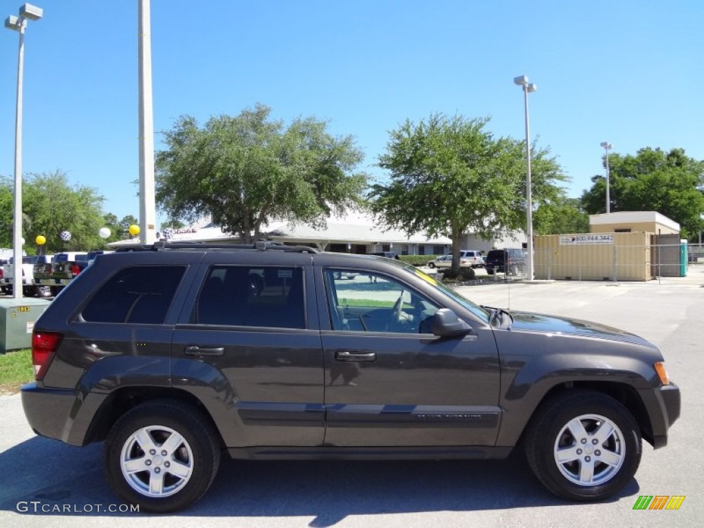 Dark Khaki Pearl 2006 Jeep Grand Cherokee Laredo Exterior Photo #62966594