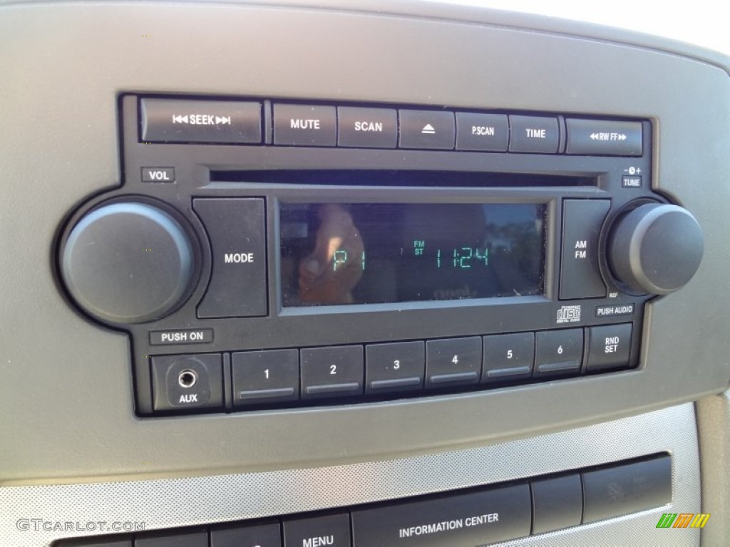 2006 Jeep Grand Cherokee Laredo Audio System Photo #62966672