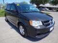 Dark Charcoal Pearl - Grand Caravan Mainstreet Photo No. 12