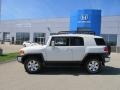 Iceberg White - FJ Cruiser 4WD Photo No. 2