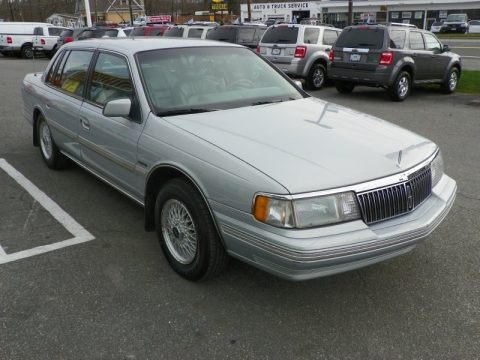 1993 Lincoln Continental Executive Data, Info and Specs