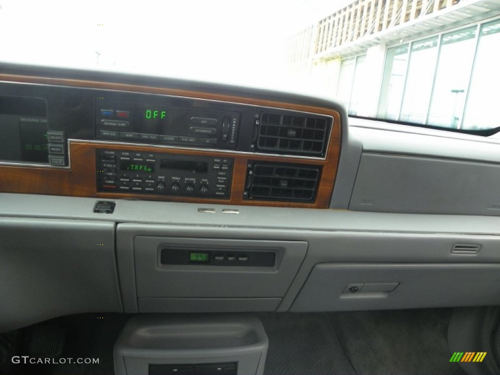1993 Lincoln Continental Executive Controls Photos