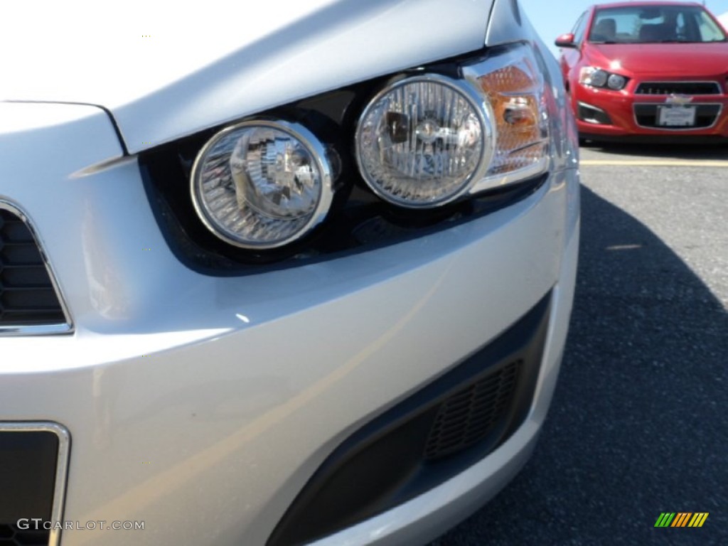 2012 Sonic LT Sedan - Silver Ice Metallic / Jet Black/Dark Titanium photo #4