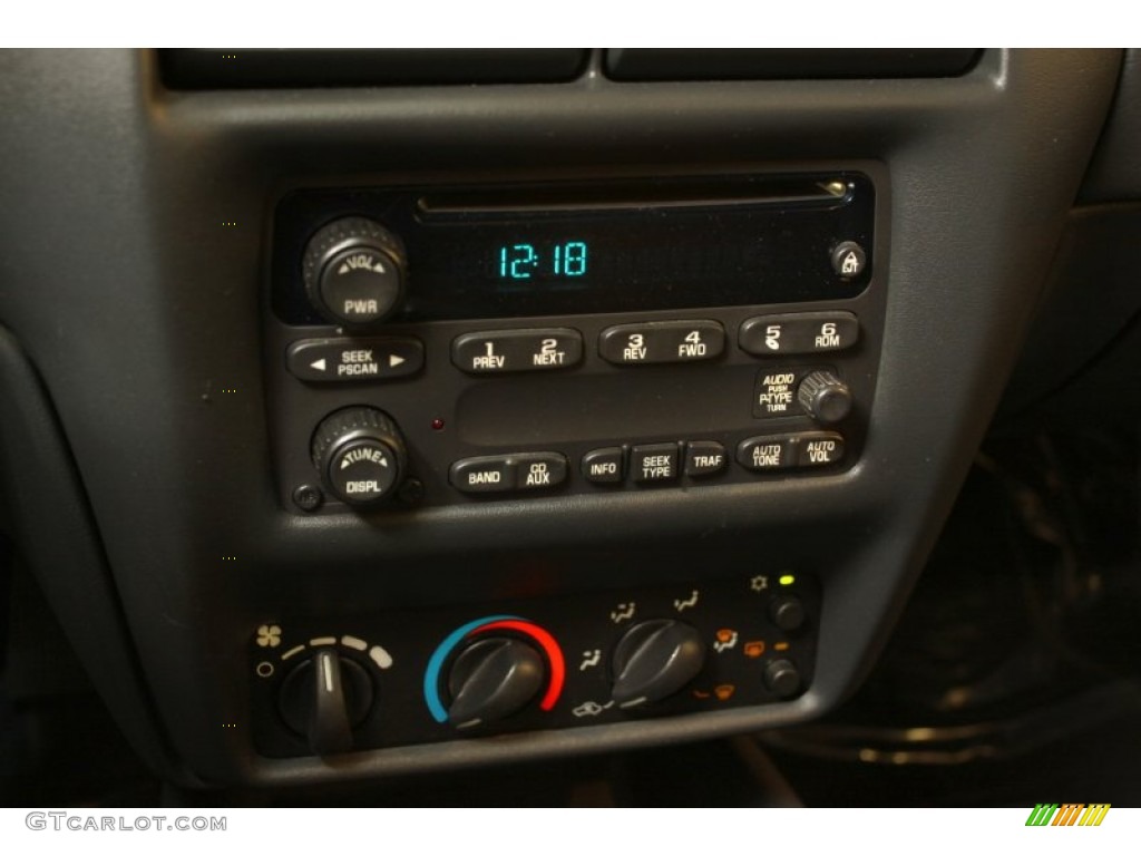 2003 Chevrolet Cavalier LS Sedan Controls Photo #62974601