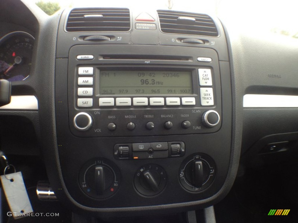 2009 Volkswagen GTI 4 Door Controls Photo #62978591