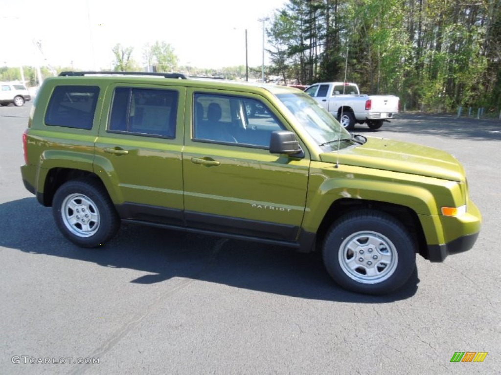 2012 Patriot Sport - Rescue Green Metallic / Dark Slate Gray photo #3