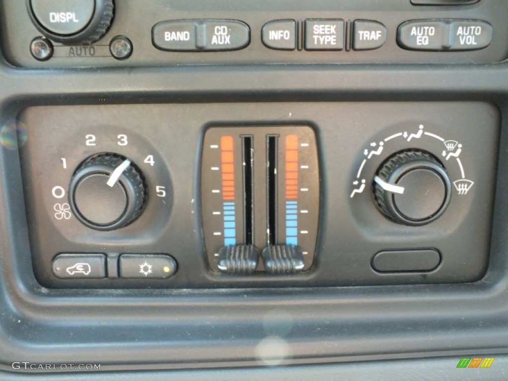 2004 GMC Sierra 1500 Regular Cab Controls Photo #62981714