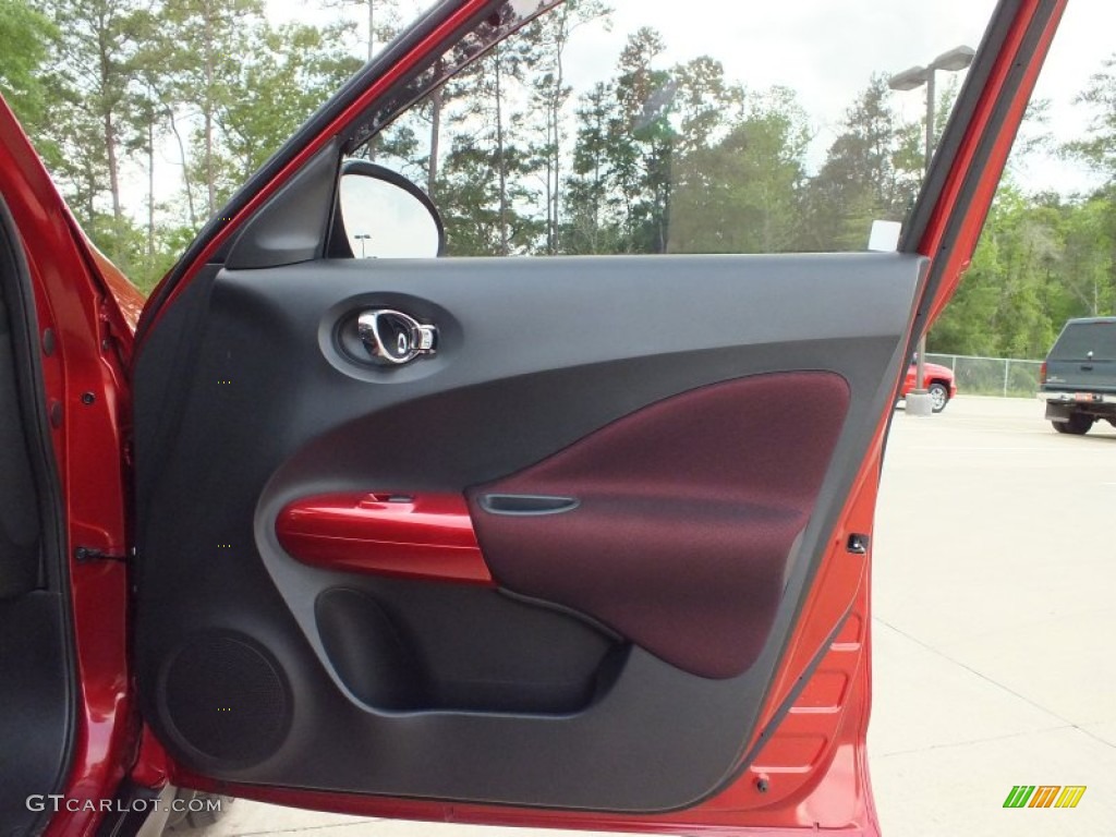 2011 Nissan Juke SL Black/Red w/Red Trim Door Panel Photo #62981948