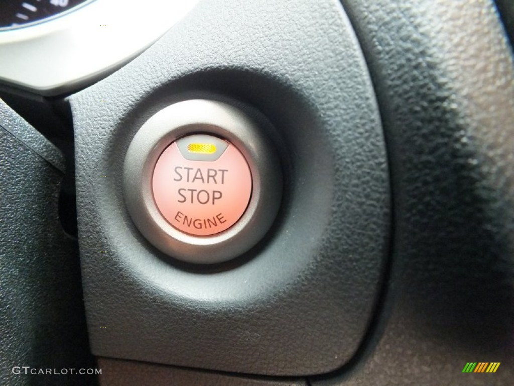 2011 Nissan Juke SL Controls Photo #62982119