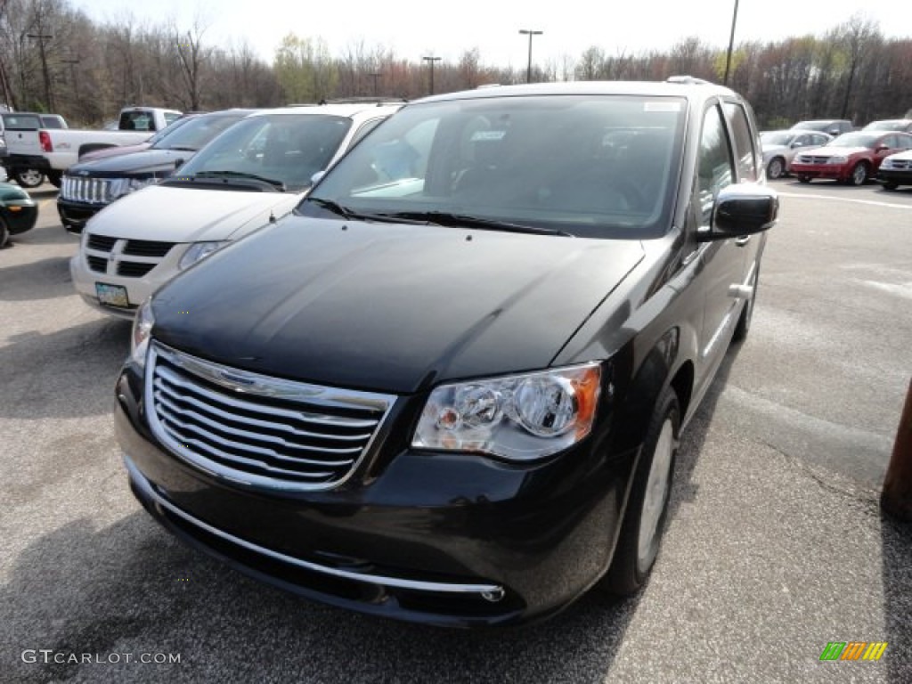 2012 Town & Country Limited - Brilliant Black Crystal Pearl / Black/Light Graystone photo #1