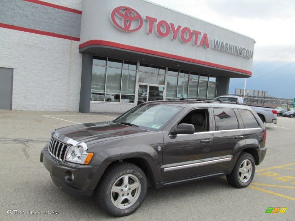 Dark Khaki Pearl Jeep Grand Cherokee