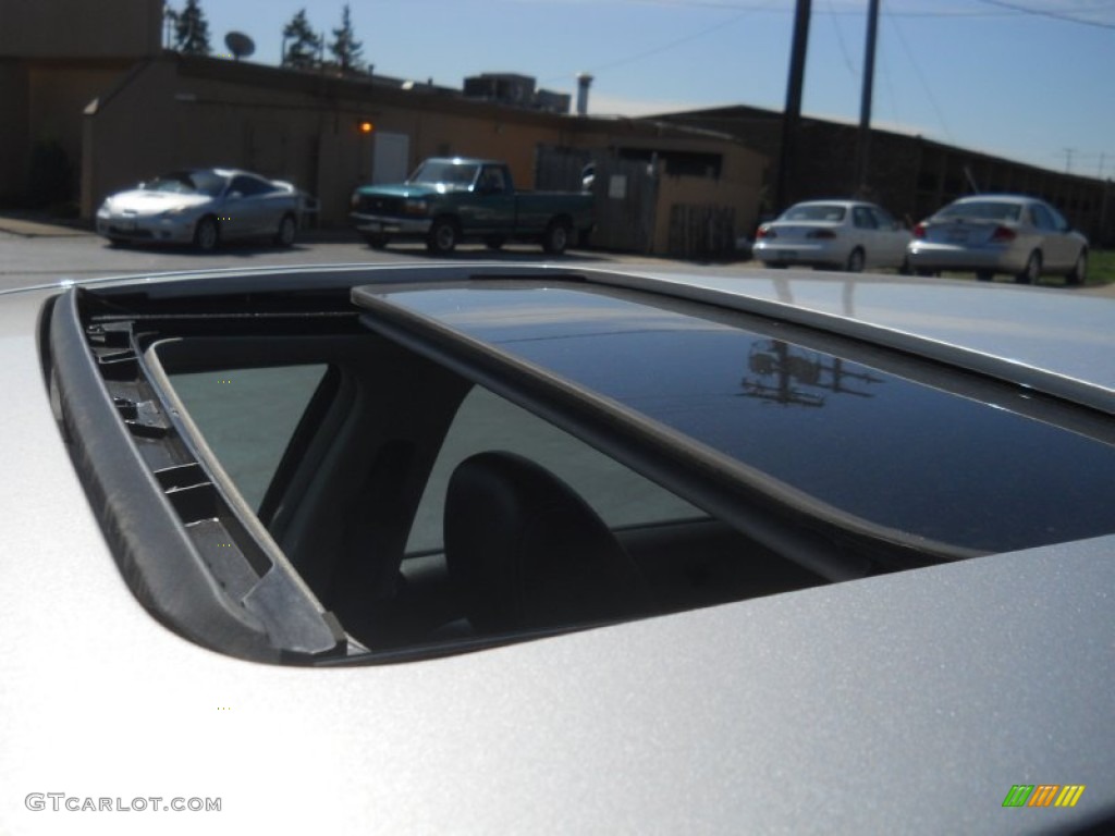 2010 Fusion Hybrid - Brilliant Silver Metallic / Charcoal Black photo #9
