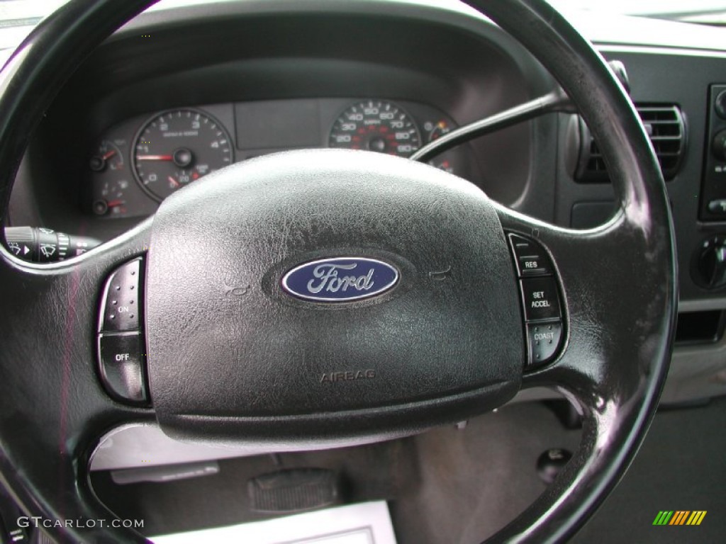 2006 Ford F350 Super Duty XLT Regular Cab 4x4 Medium Flint Steering Wheel Photo #62999973