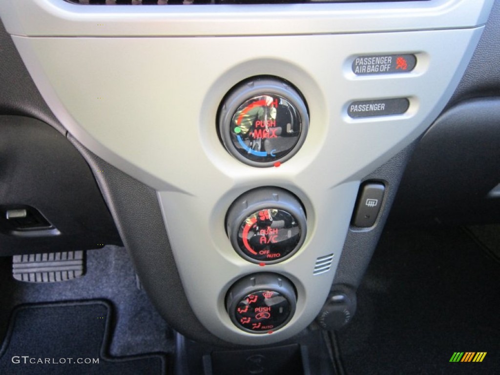 2012 Mitsubishi i-MiEV ES Controls Photo #63002636