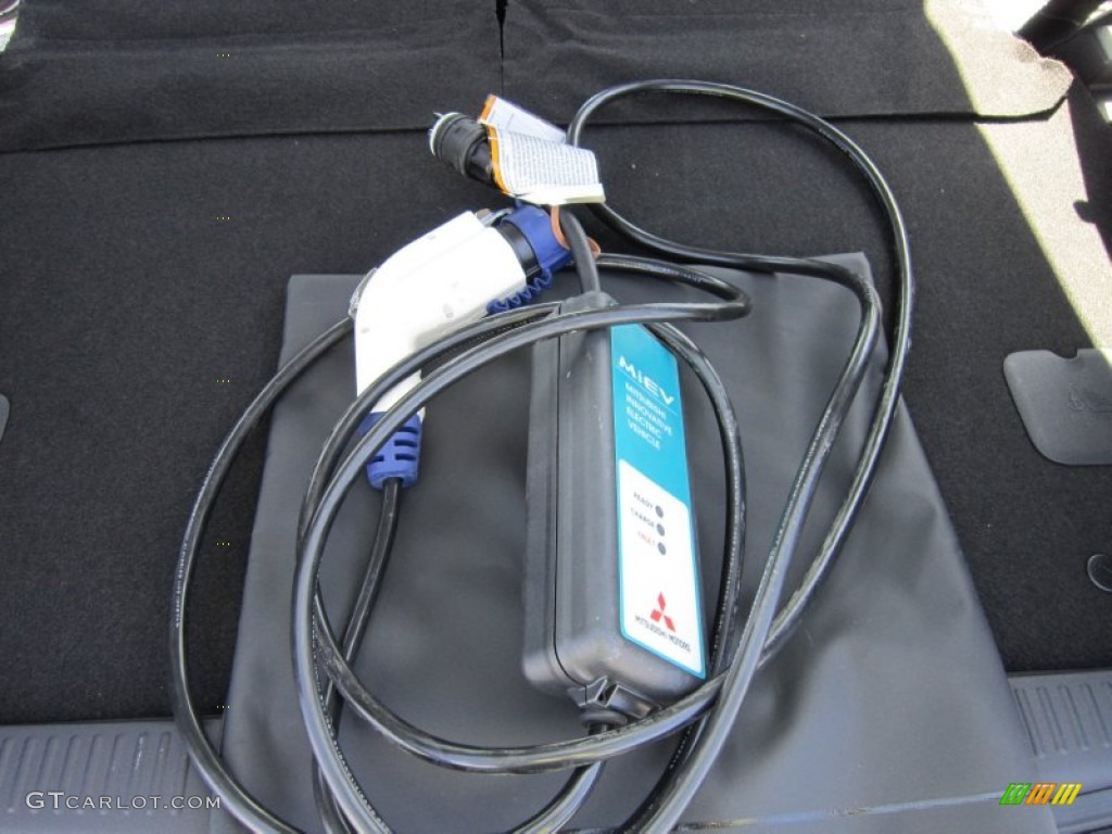 2012 Mitsubishi i-MiEV ES Charging cable Photo #63002681