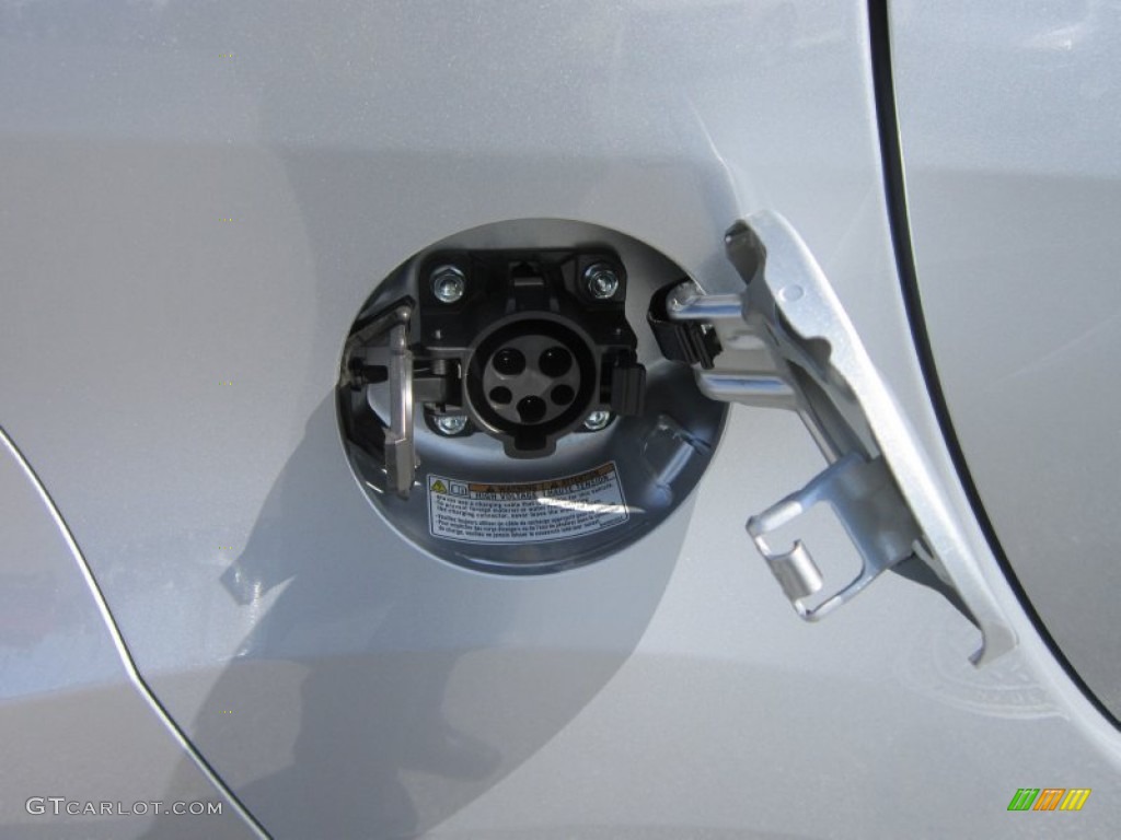 2012 Mitsubishi i-MiEV ES Parts Photos