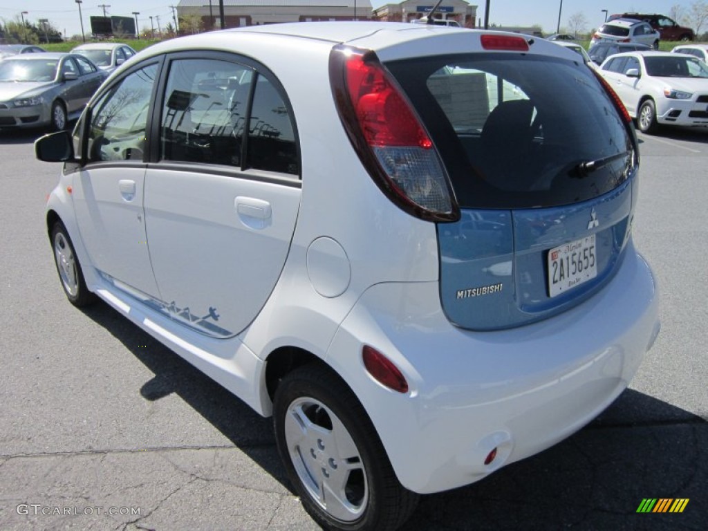 Diamond White Pearl/Ocean Blue 2012 Mitsubishi i-MiEV SE Exterior Photo #63002762
