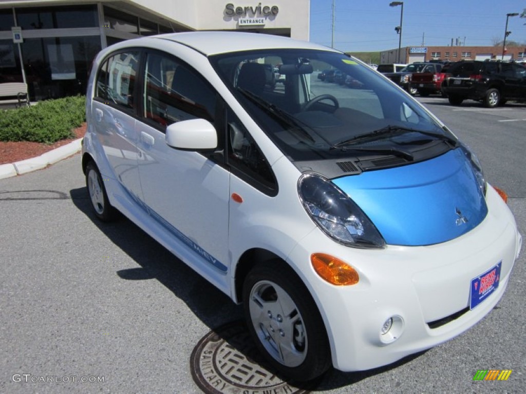 Diamond White Pearl/Ocean Blue 2012 Mitsubishi i-MiEV SE Exterior Photo #63002795