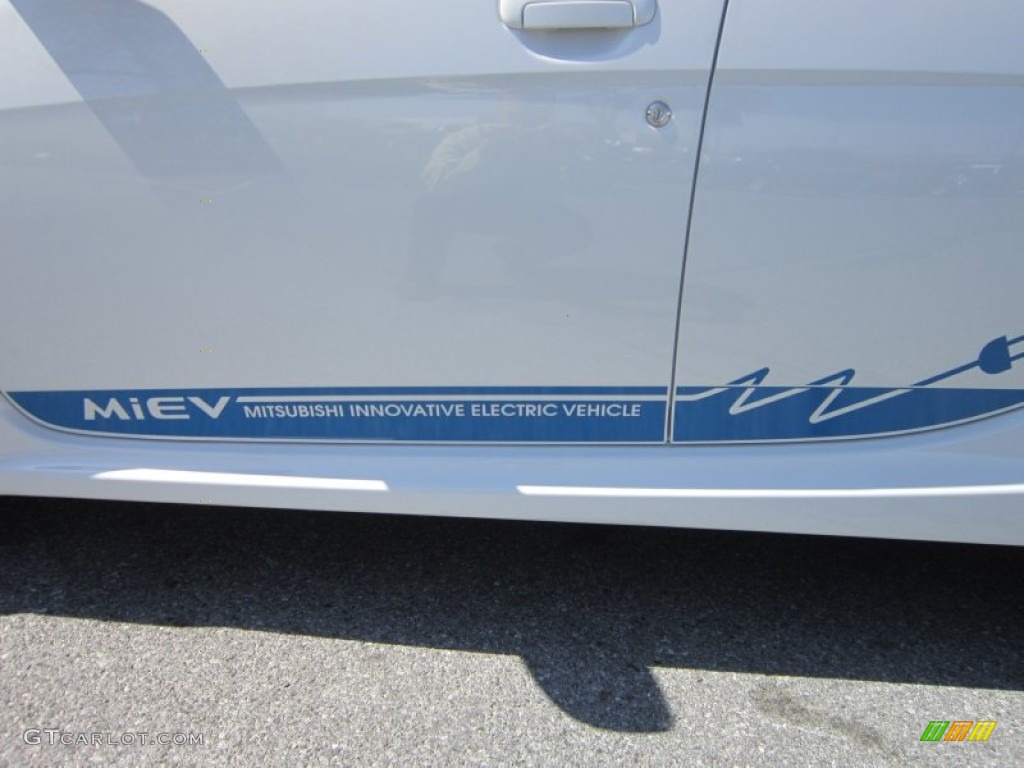 2012 Mitsubishi i-MiEV SE Marks and Logos Photo #63002918