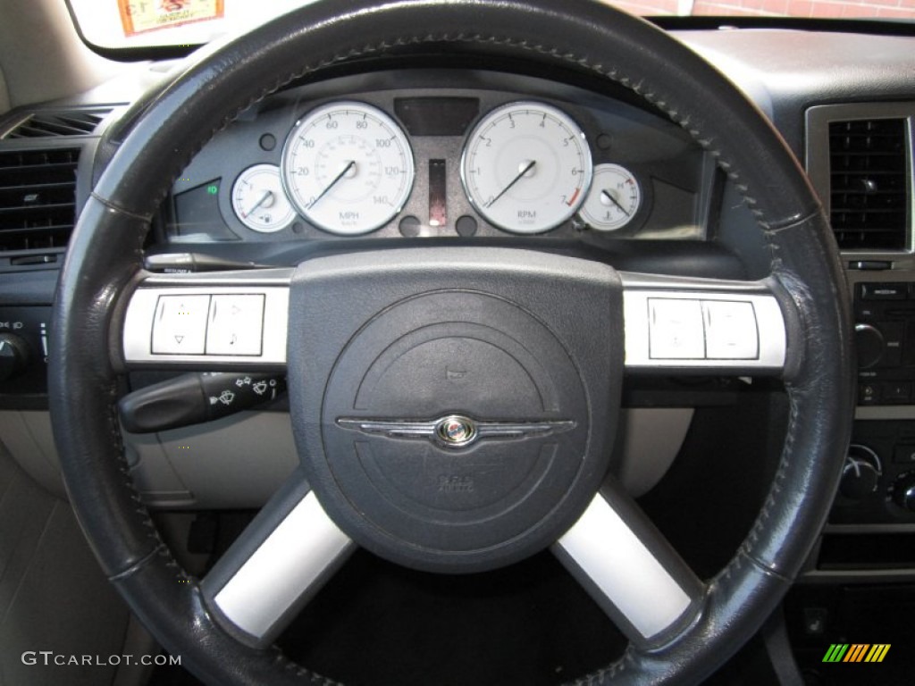 2006 Chrysler 300 Limited Dark Slate Gray/Light Graystone Steering Wheel Photo #63003284
