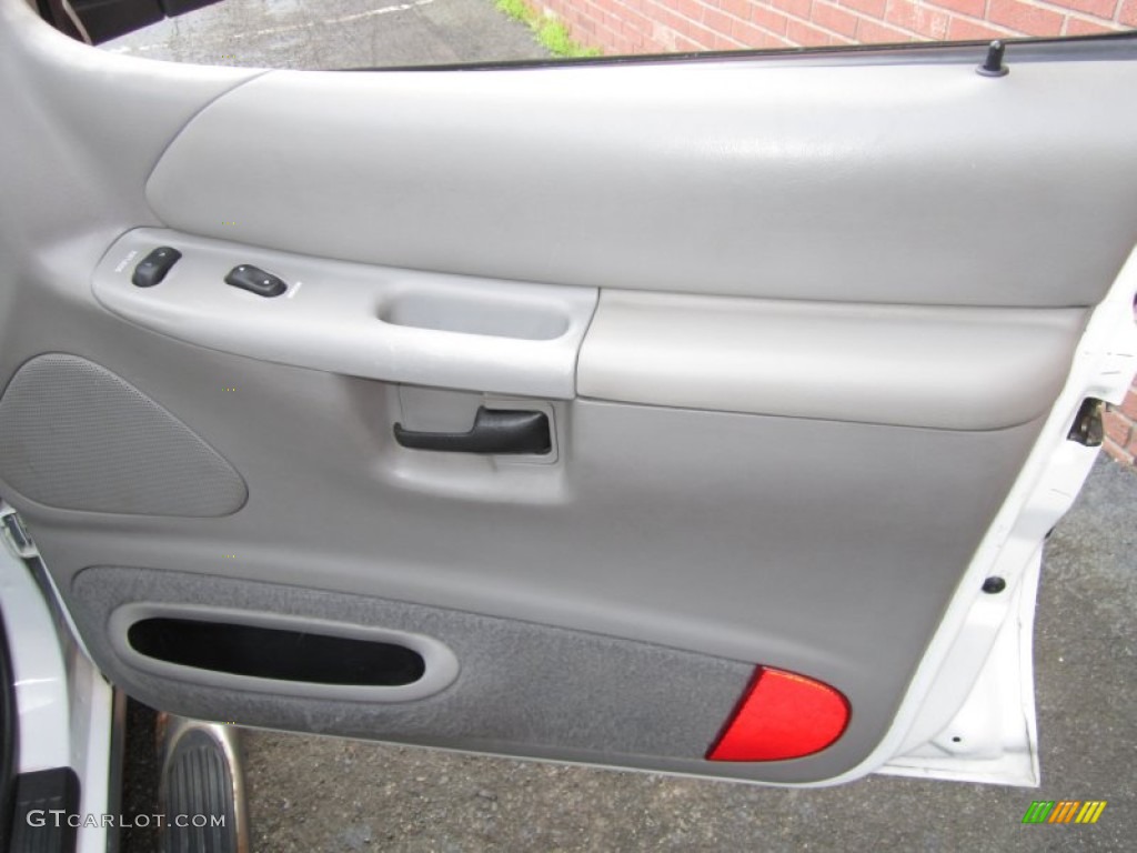 1999 Explorer XLT 4x4 - Oxford White / Medium Graphite Grey photo #26