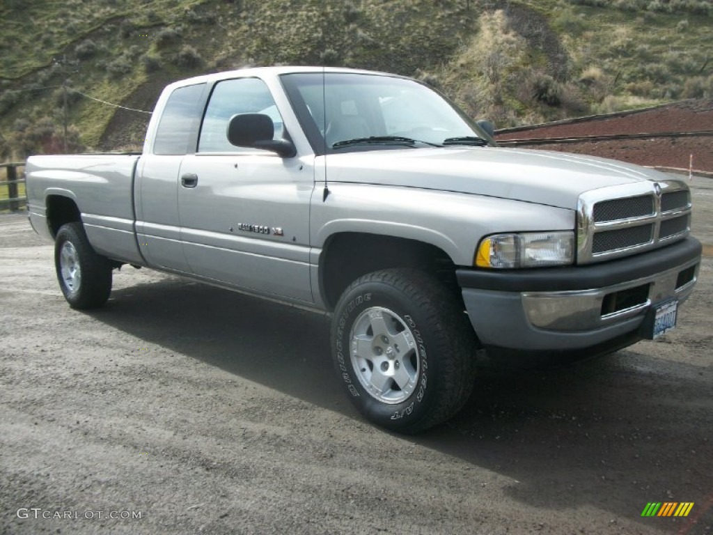 1999 Ram 1500 SLT Extended Cab 4x4 - Silver Metallic / Mist Gray photo #1