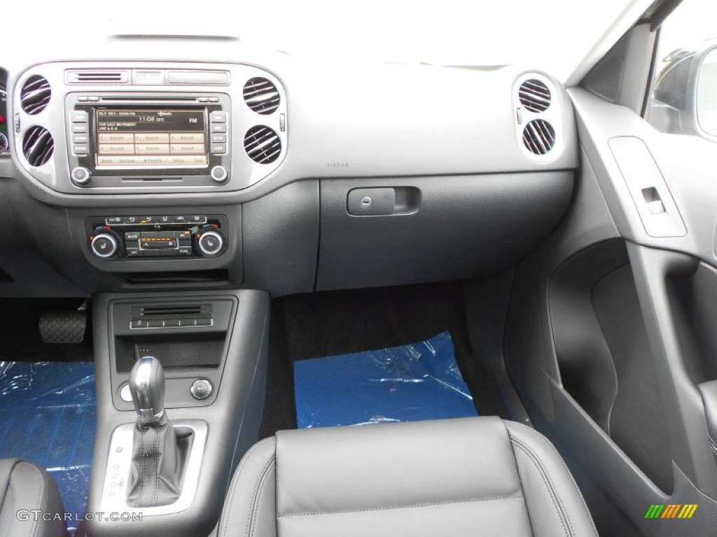 2012 Tiguan SEL - Deep Black Metallic / Black photo #15