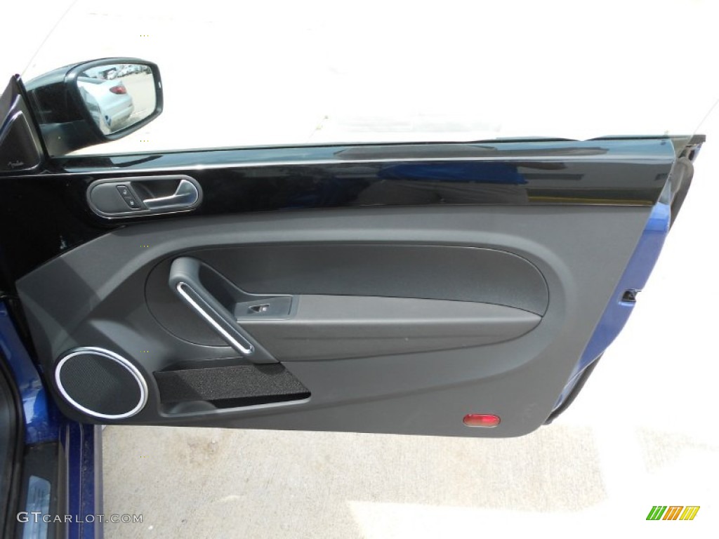 2012 Volkswagen Beetle Turbo Black/Blue Door Panel Photo #63008303