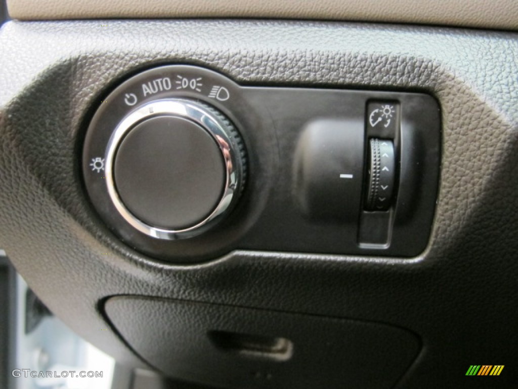 2011 Chevrolet Cruze LS Controls Photo #63009396